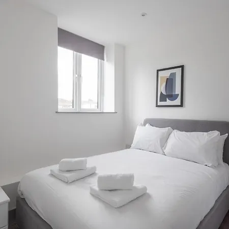 Apartment Contemporary 1 Bedroom Leeds *