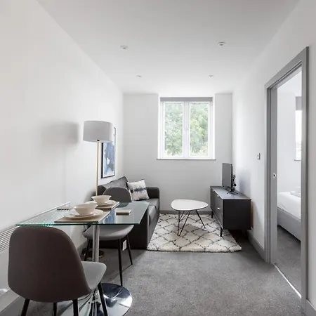 Contemporary 1 Bedroom Leeds Apartment Leeds (West Yorkshire)