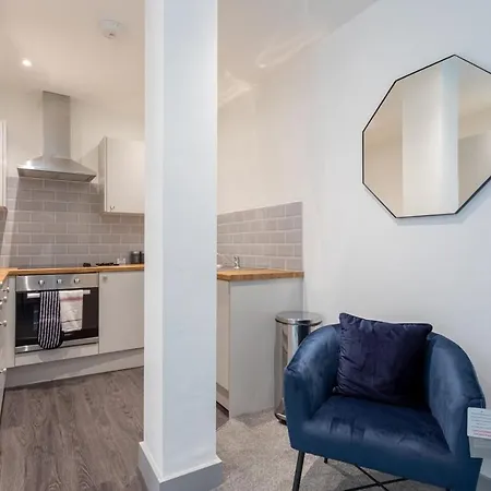Apartment Contemporary 1 Bedroom Leeds *